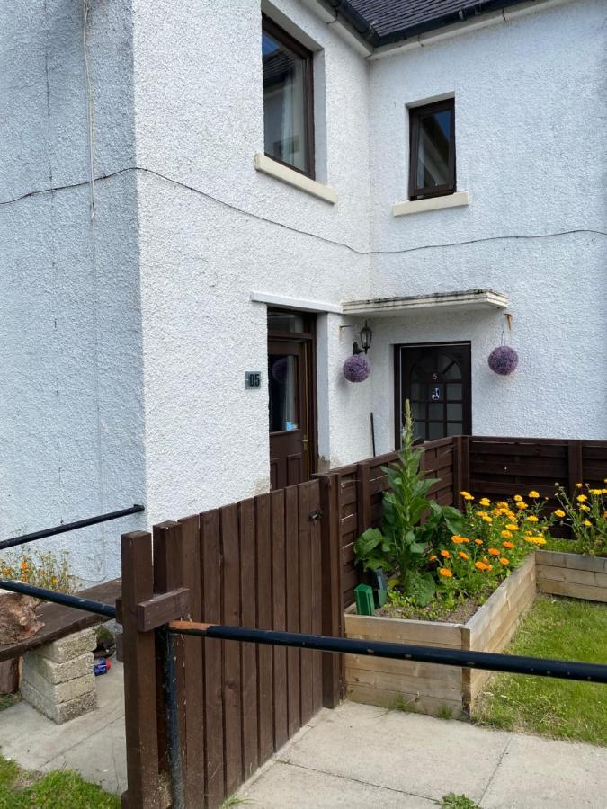 No 5 Newly Refurbished 4 Bedroom House Кононбридж Экстерьер фото