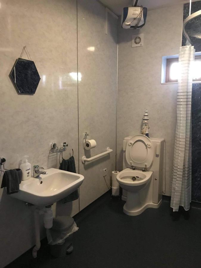 No 5 Newly Refurbished 4 Bedroom House Кононбридж Экстерьер фото