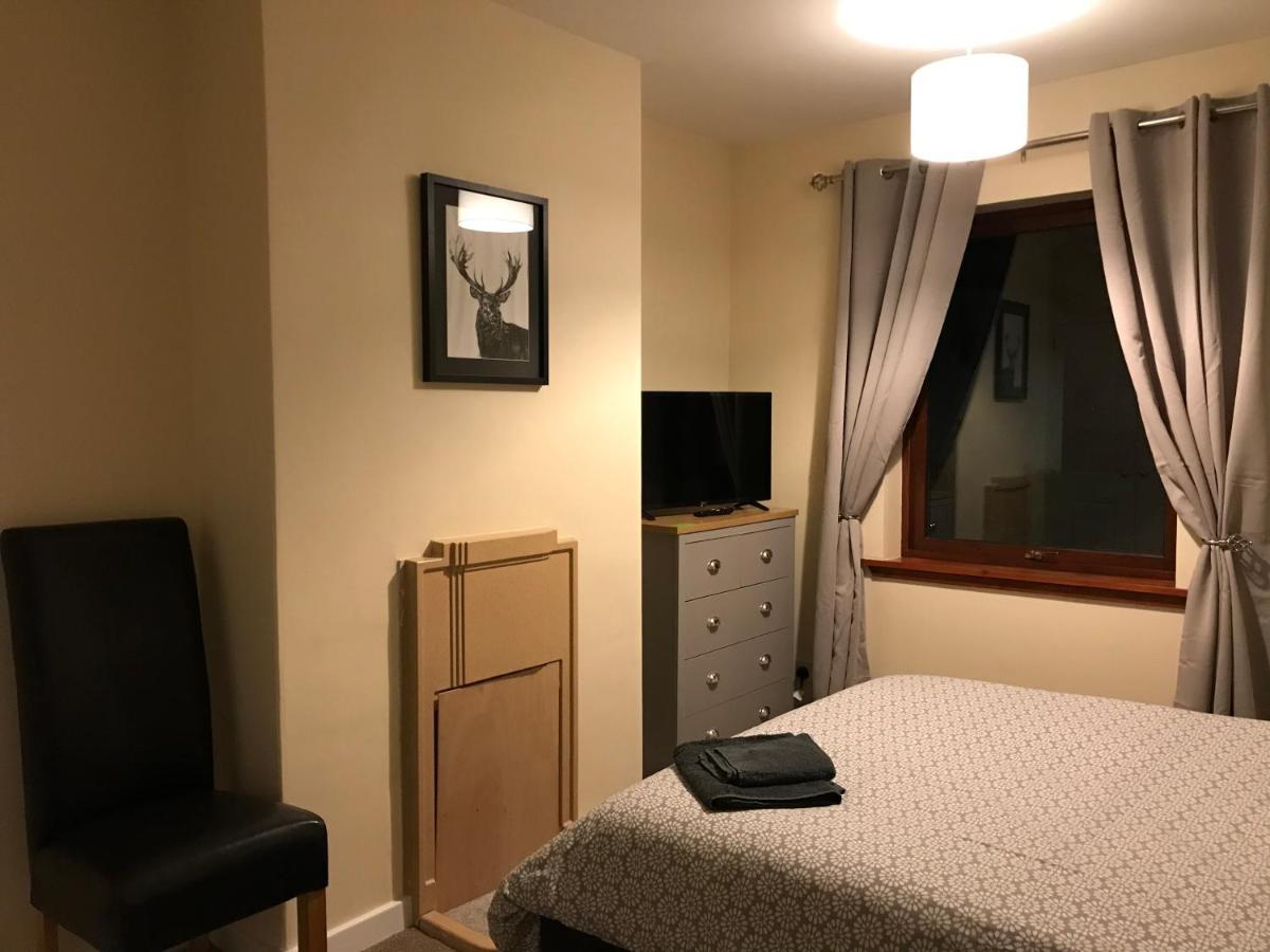 No 5 Newly Refurbished 4 Bedroom House Кононбридж Экстерьер фото
