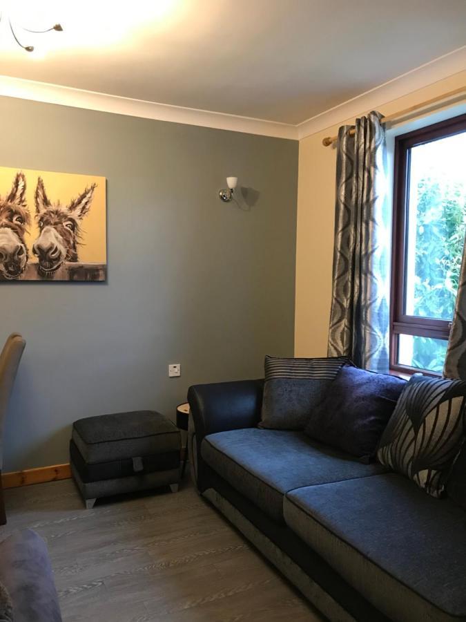 No 5 Newly Refurbished 4 Bedroom House Кононбридж Экстерьер фото